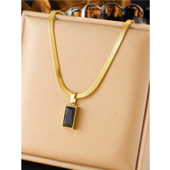 Gold Tone Black Stone Jewelry Set: Earrings and Necklace - Picture 3 of 3